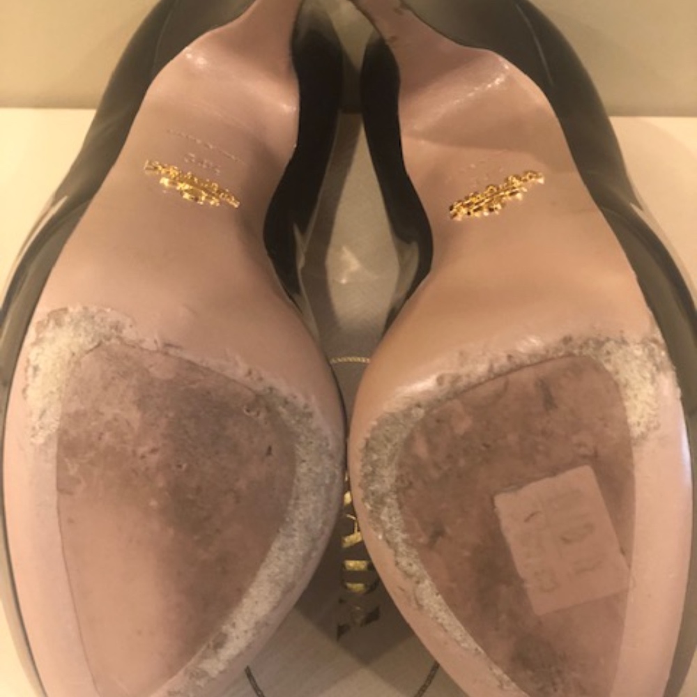 PRADA Patent Leather Pointed-Toe Pumps Size: 4.5 - Picture 6 of 6